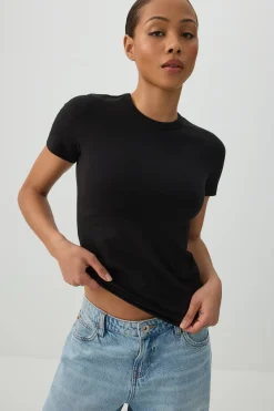 Basic Fitted Short Sleeve T-Shirt