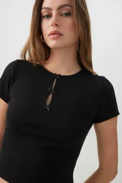 Cropped Ribbed Tee with Bows