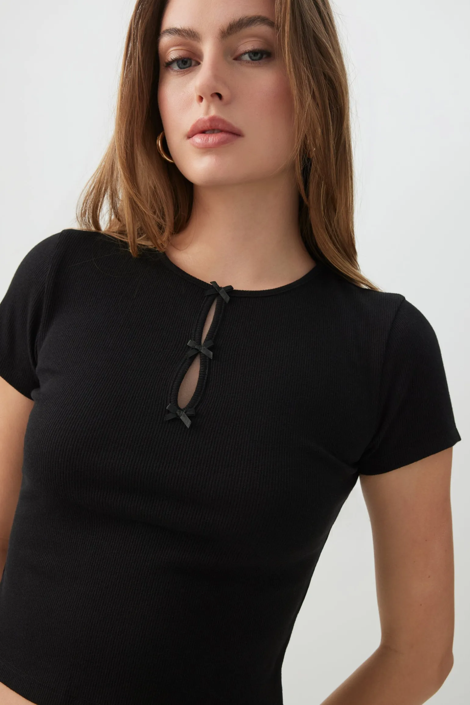 Cropped Ribbed Tee with Bows