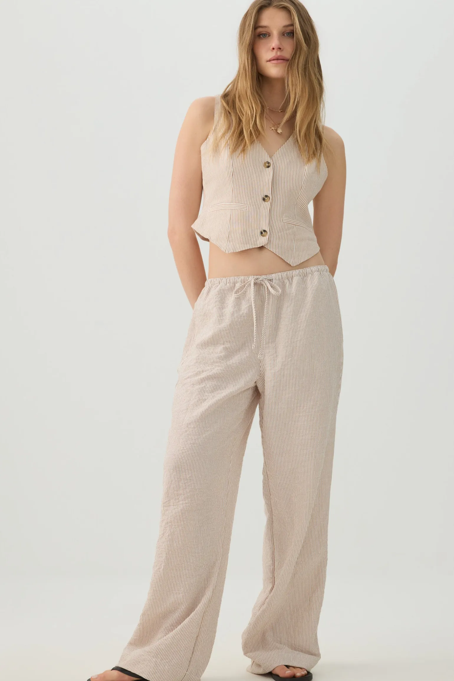 Crop Sleeveless Vest