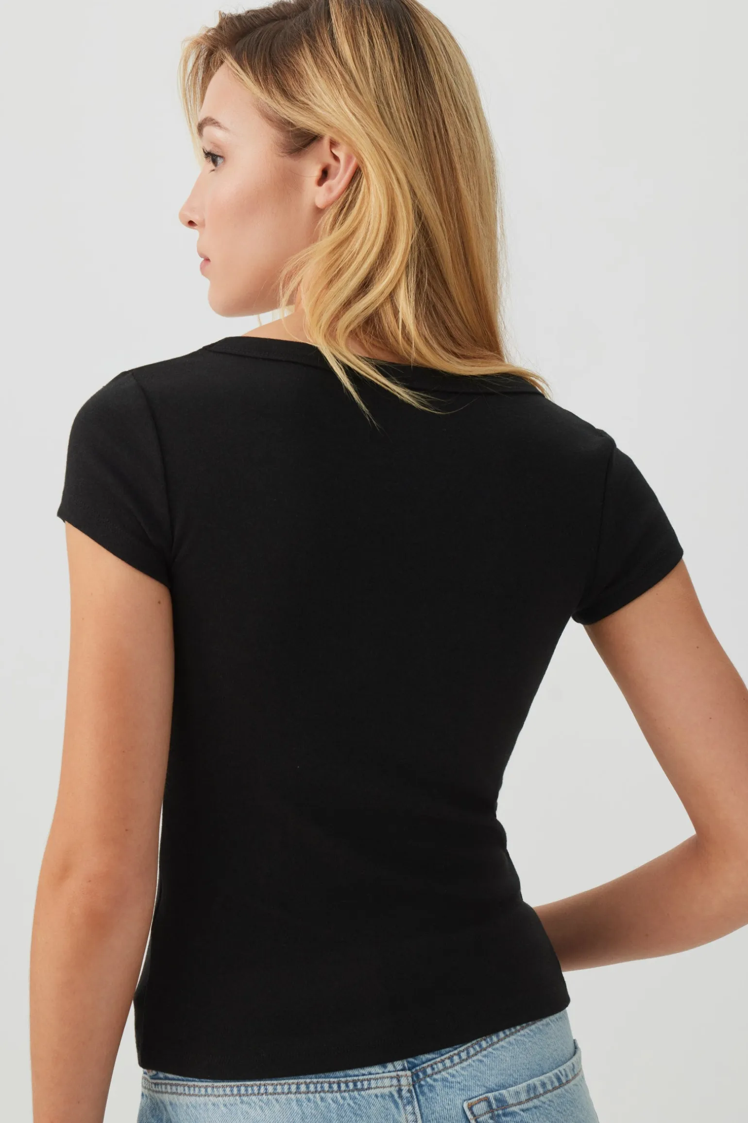 Fine Rib Scoop Neck Crop T-Shirt