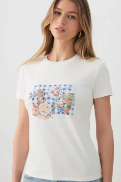 Fitted Graphic T-Shirt