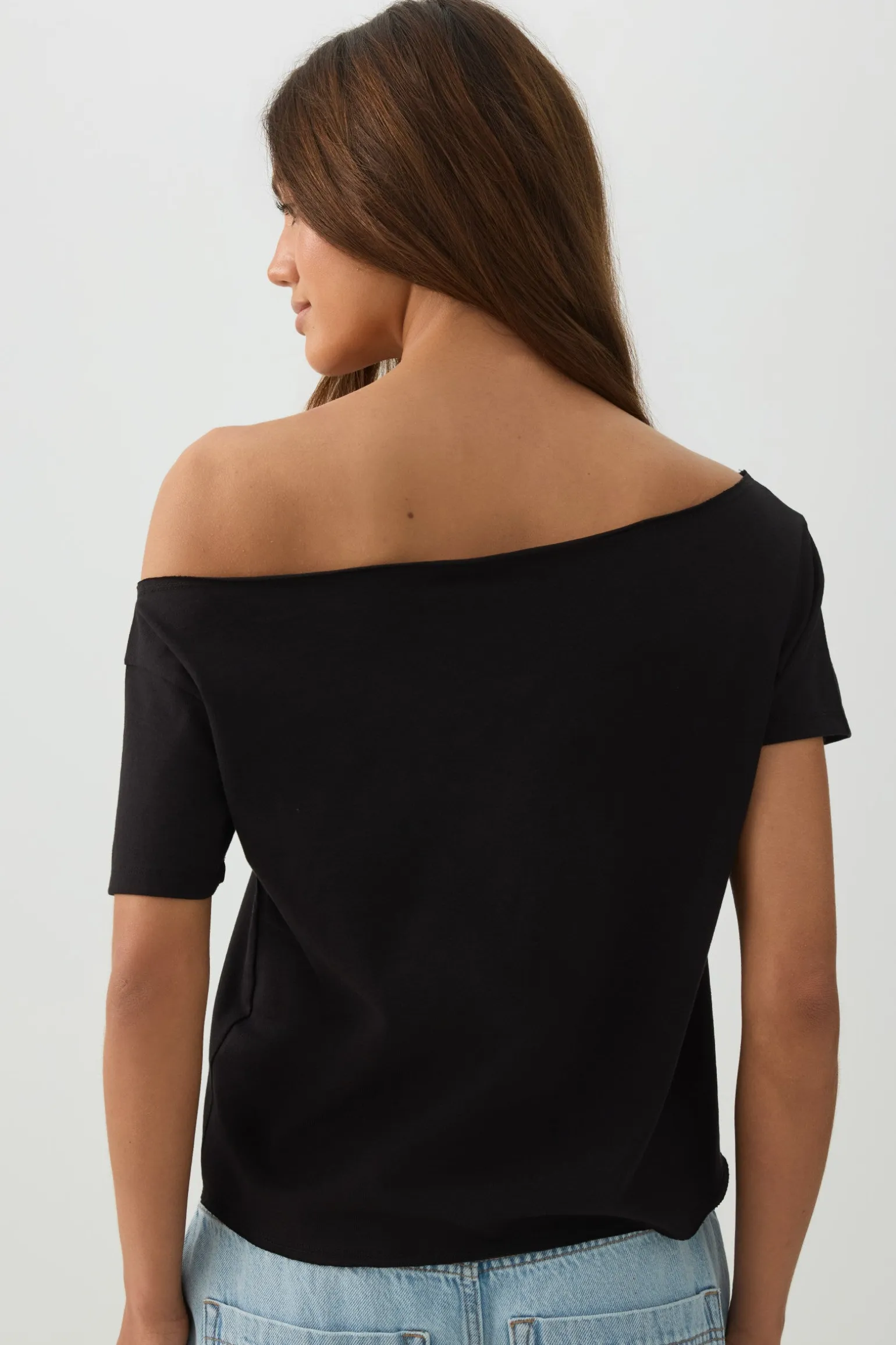 Jersey Off-Shoulder T-Shirt