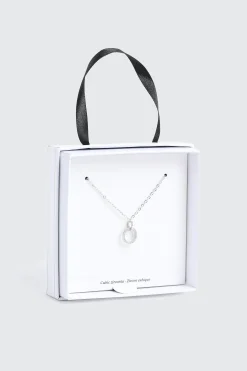 14K White Gold Pendant Necklace