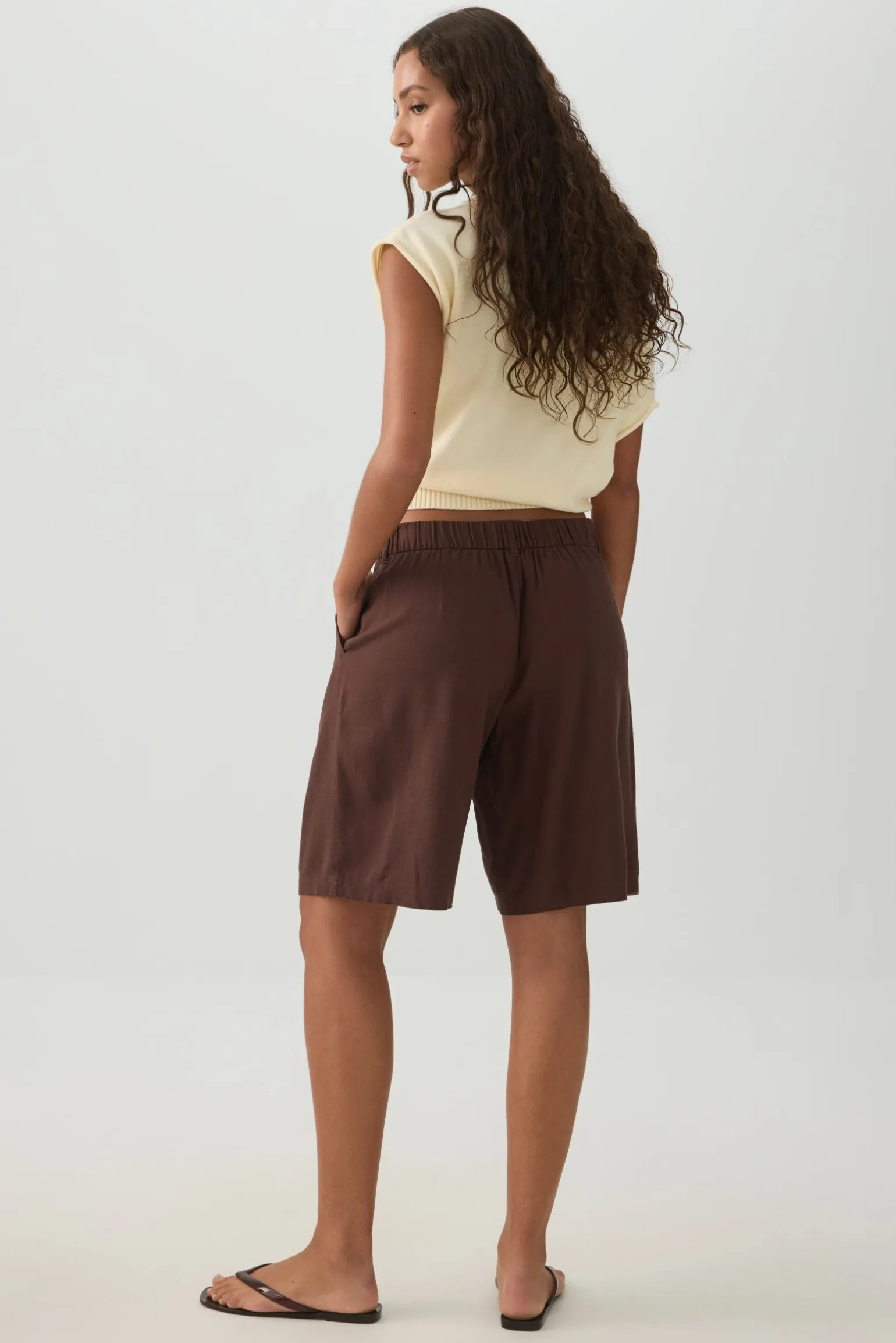 Linen Blend Mid Rise Bermuda Shorts