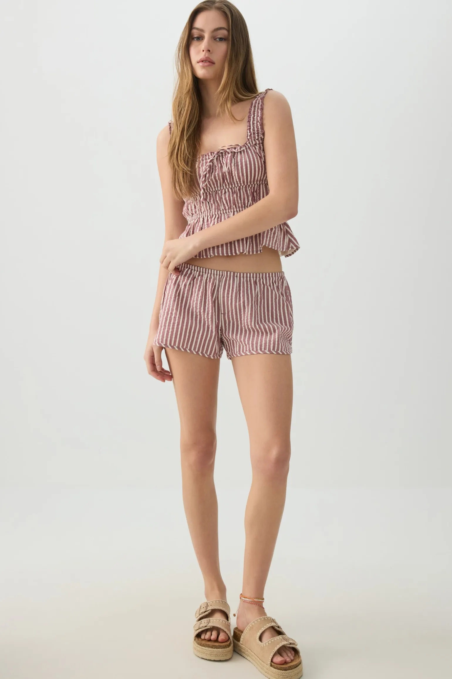 Low Rise Dolphin Hem Shorts