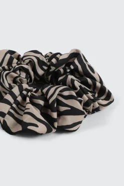 Oversized Woven Scrunchie