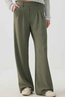 Pleated Pull On Wide Leg Trouser