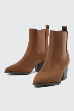 Pointy Toe Chelsea Boots
