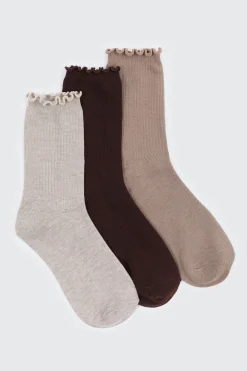 Ribbed Scalloped Edge Crew Socks