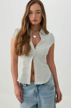 Short Sleeve Fitted Blouse