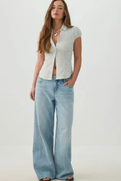 Short Sleeve Fitted Blouse