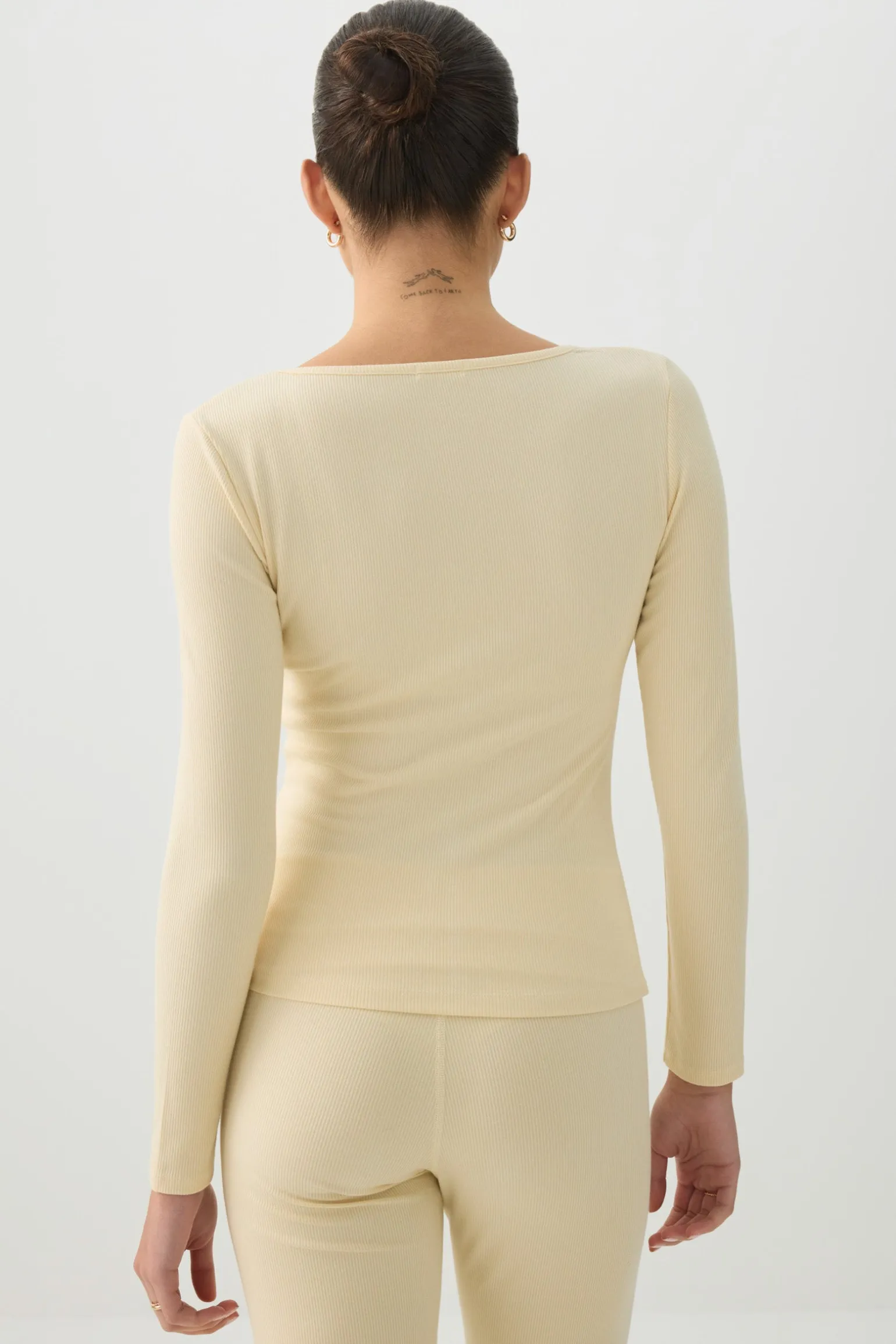 Stretch Rib Scoop Neck Long Sleeve Top