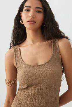 Textured Scoop Neck Tank Top