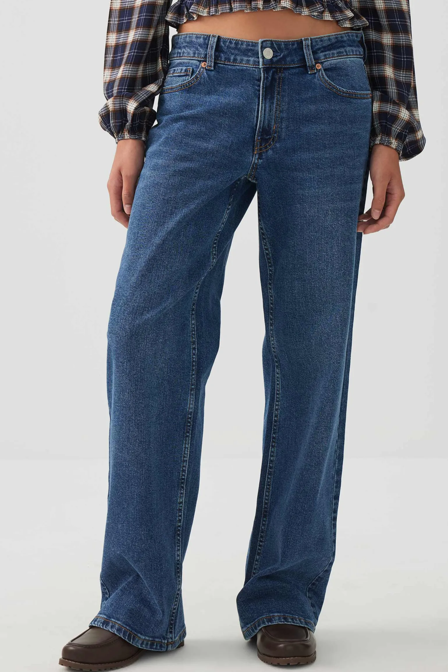 The Era Mid Rise Straight Jean