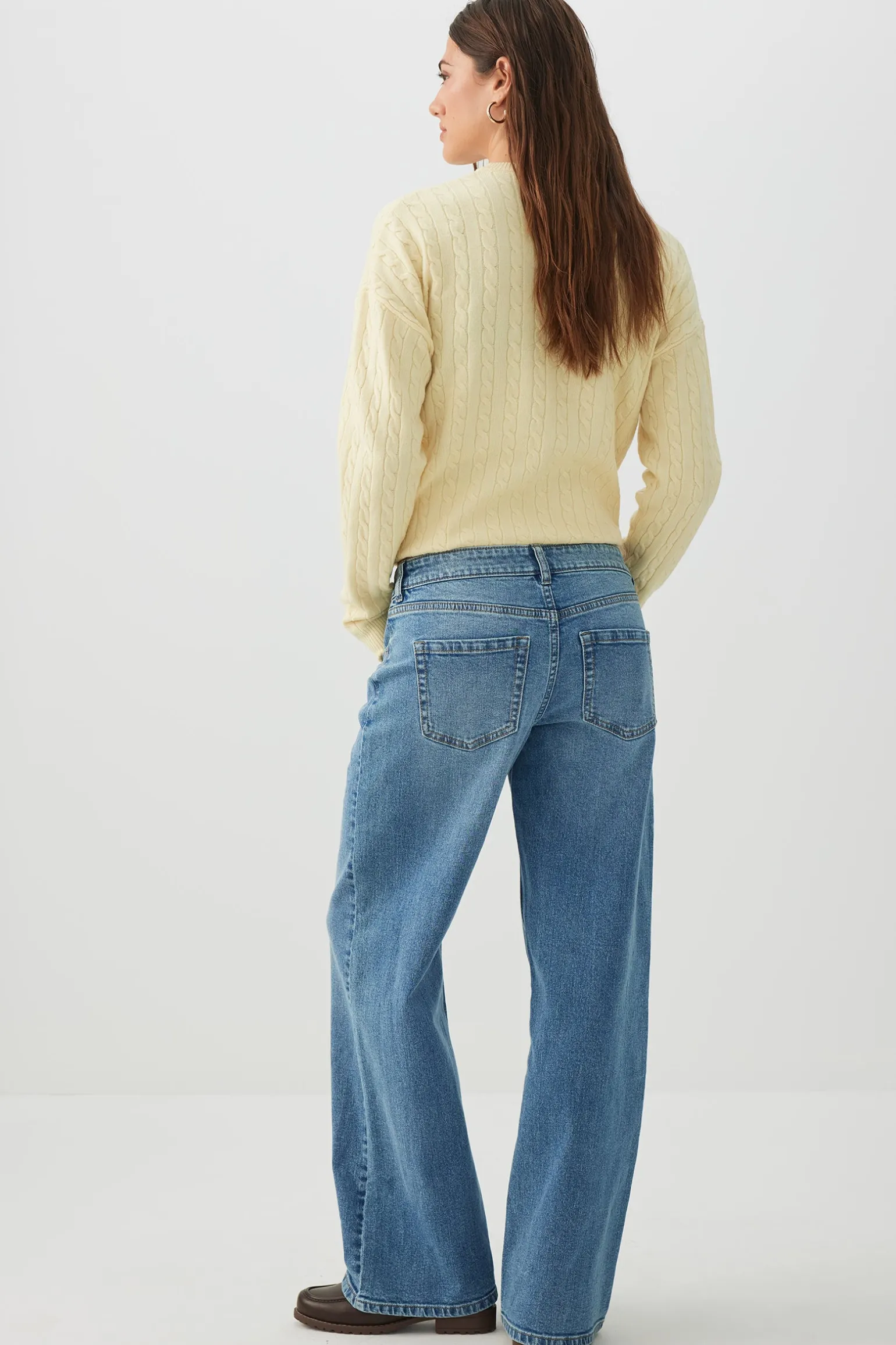 The Era Mid Rise Straight Jean
