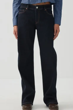 The Era Mid Rise Straight Jean