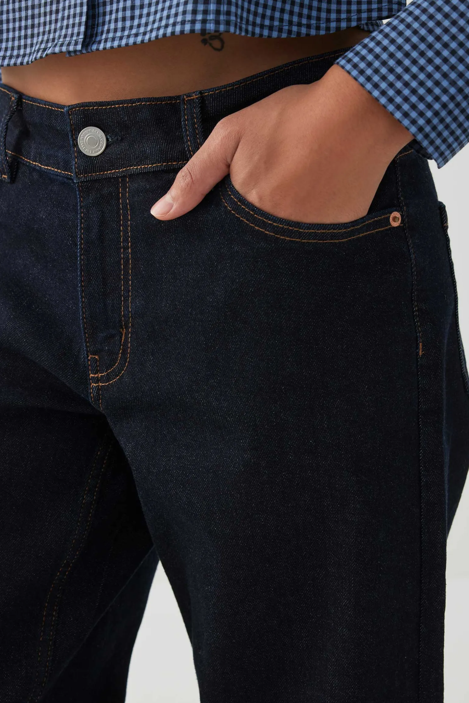 The Era Mid Rise Straight Jean