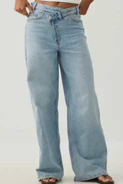 The Legacy Fit Crossover Waist Wide Leg Jean