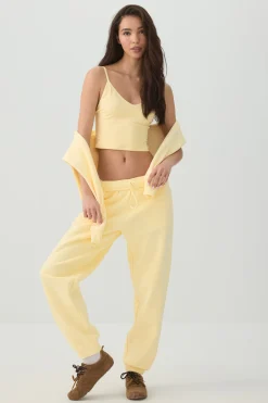 Ultra Crop Seamless Tank with Removable Cups