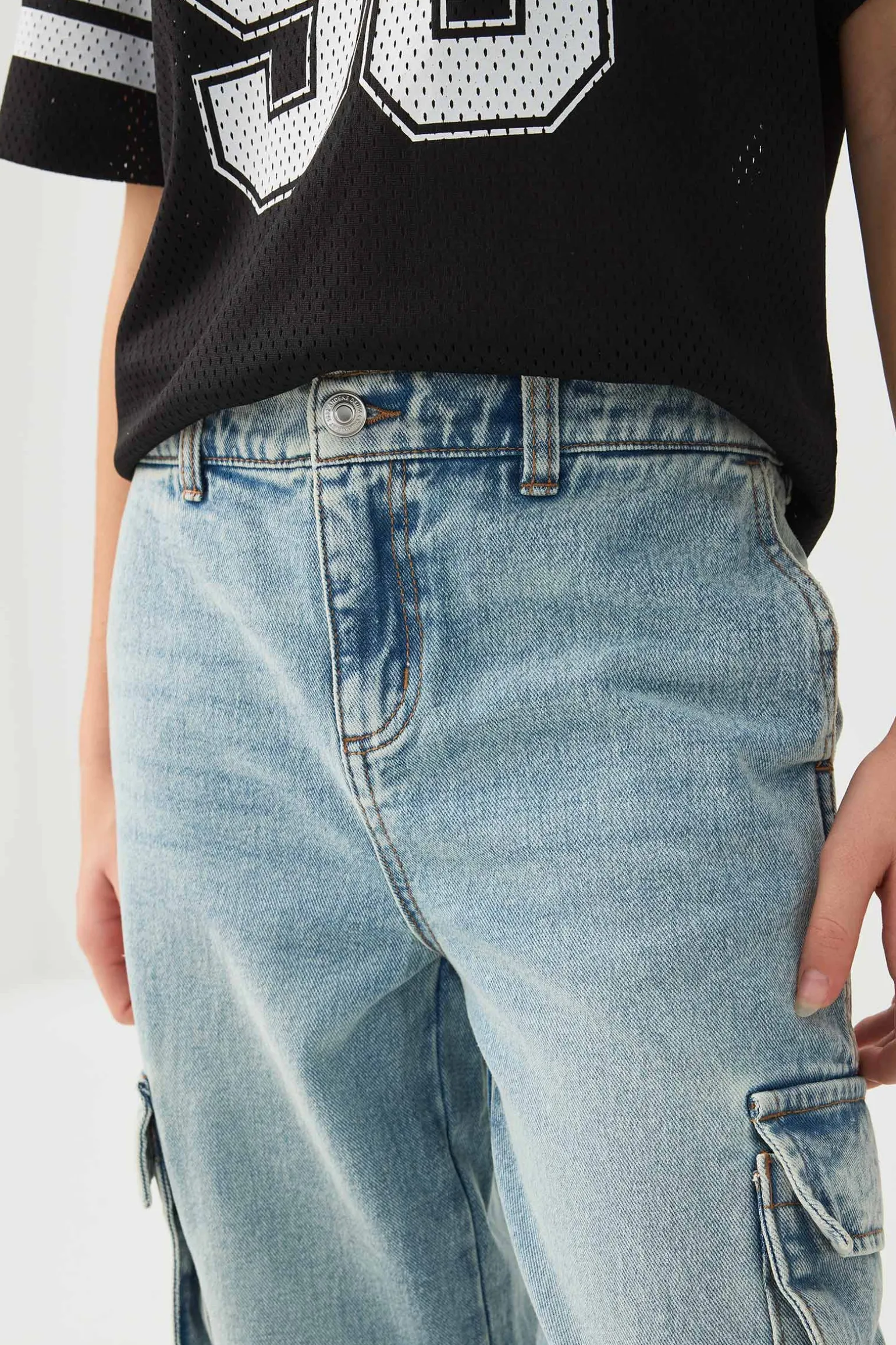Wide Leg Cargo Jeans