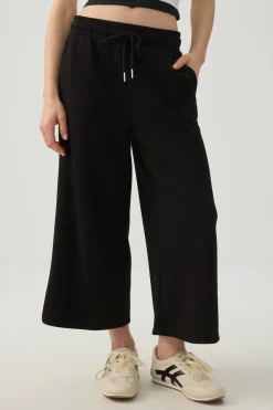 Wide Leg Pull On Capris