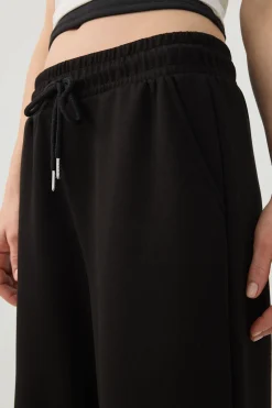 Wide Leg Pull On Capris